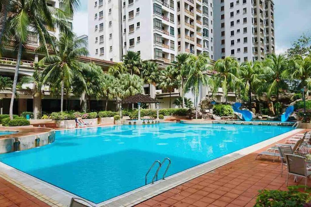 Pool View 2 Room Mahkota Hotel Melaka Exterior photo